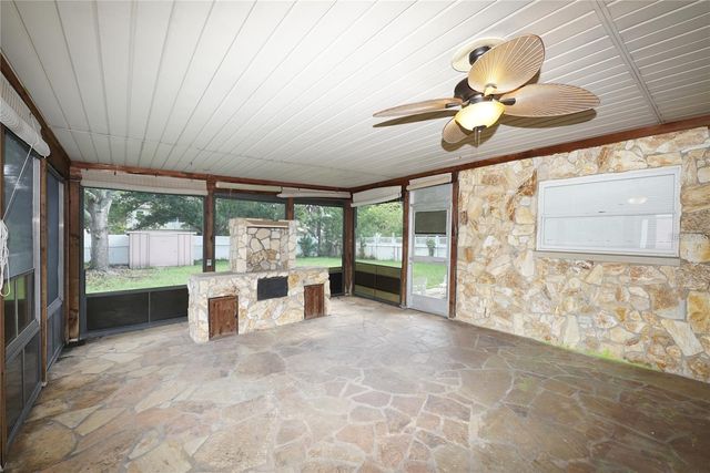 824 62ND AVENUE NE, St Petersburg, FL 33702