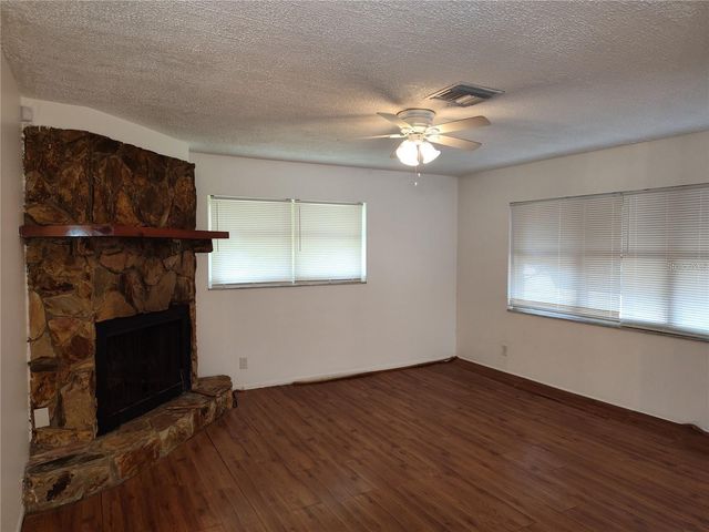 824 62ND AVENUE NE, St Petersburg, FL 33702