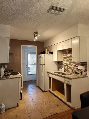 824 62ND AVENUE NE, St Petersburg, FL 33702