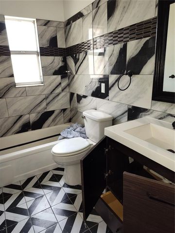 824 62ND AVENUE NE, St Petersburg, FL 33702