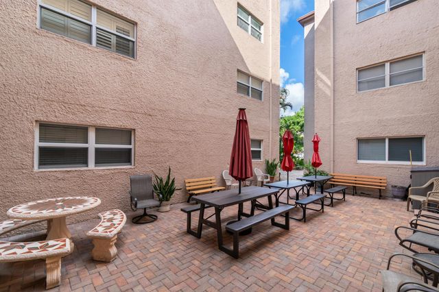 2615 NE 1st Court 303, Boynton Beach, FL 33435