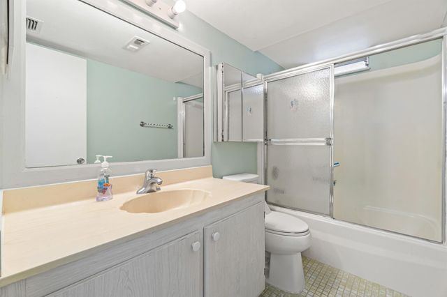 2615 NE 1st Court 303, Boynton Beach, FL 33435