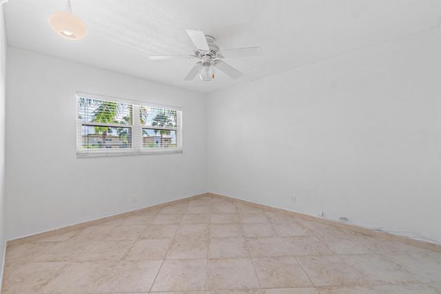 2615 NE 1st Court 303, Boynton Beach, FL 33435