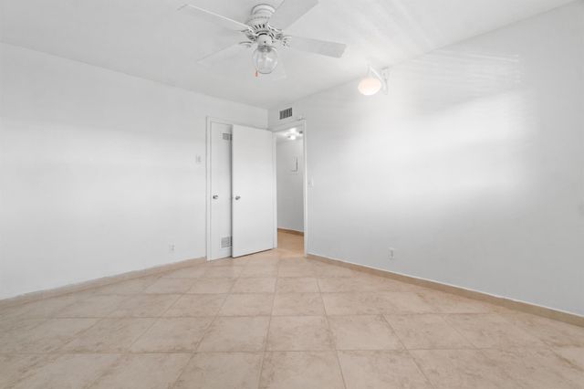 2615 NE 1st Court 303, Boynton Beach, FL 33435