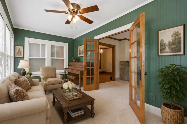 912 37th Street, Des Moines, IA 50312