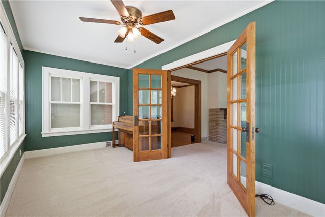 912 37th Street, Des Moines, IA 50312