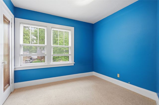 912 37th Street, Des Moines, IA 50312