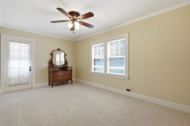 912 37th Street, Des Moines, IA 50312
