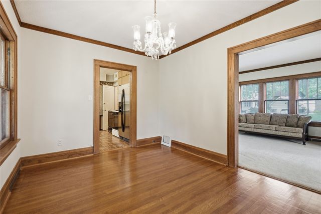912 37th Street, Des Moines, IA 50312