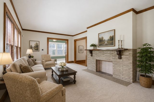 912 37th Street, Des Moines, IA 50312