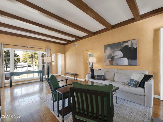 1524 W Riverside Drive, Burbank, CA 91506