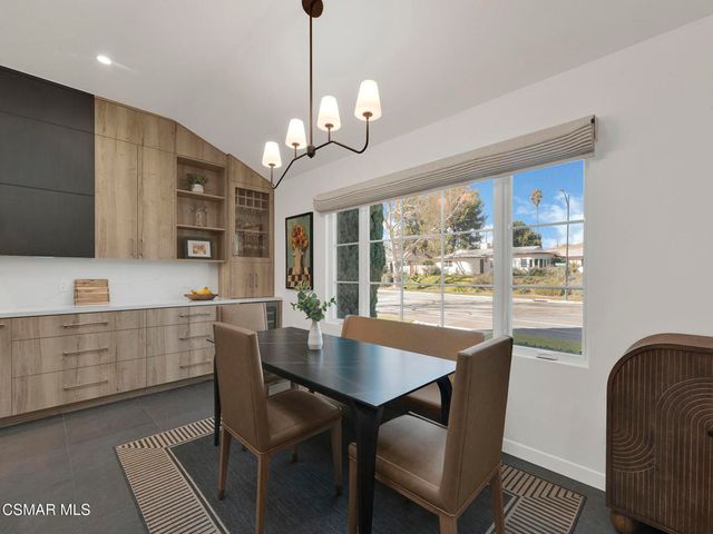 1524 W Riverside Drive, Burbank, CA 91506