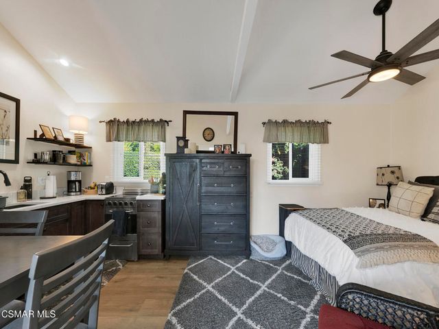 1524 W Riverside Drive, Burbank, CA 91506