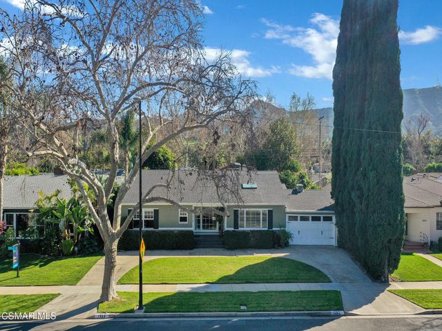 1524 W Riverside Drive, Burbank, CA 91506
