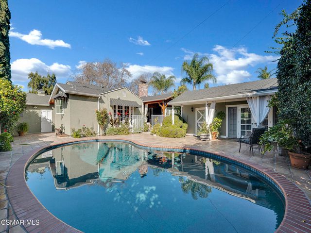 1524 W Riverside Drive, Burbank, CA 91506