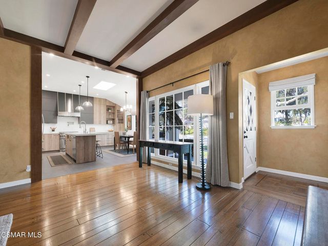 1524 W Riverside Drive, Burbank, CA 91506