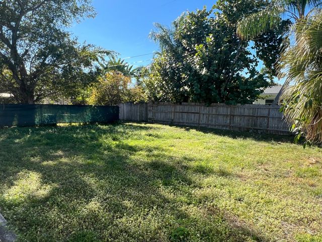 1625 N M Street, Lake Worth Beach, FL 33460