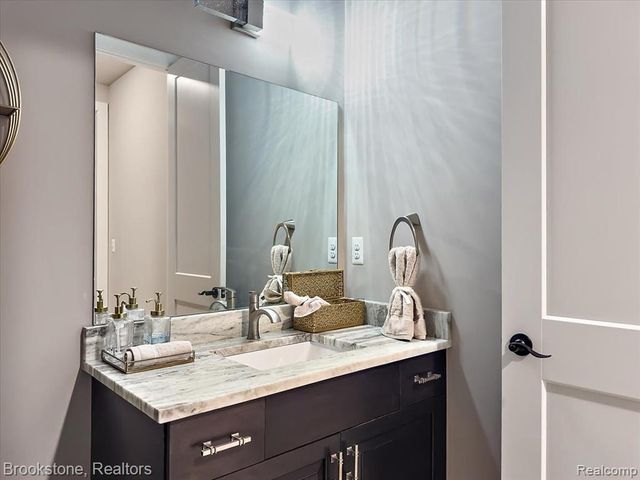 54085 Deadwood Lane, Shelby Twp, MI 48316