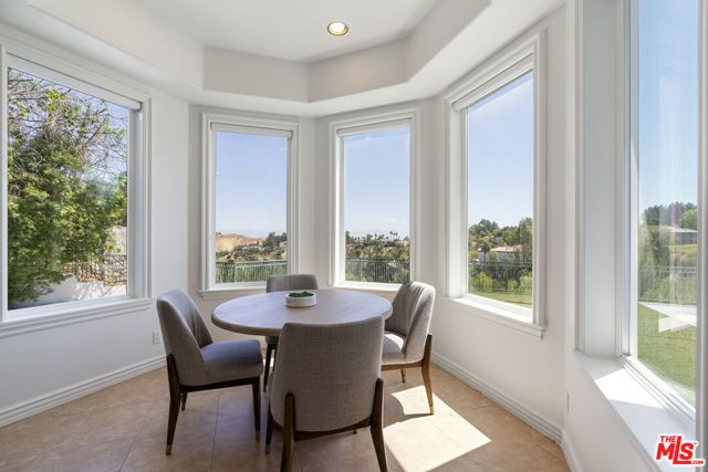 4726 San Sebastian Drive, Woodland Hills (los Angeles), CA 91364