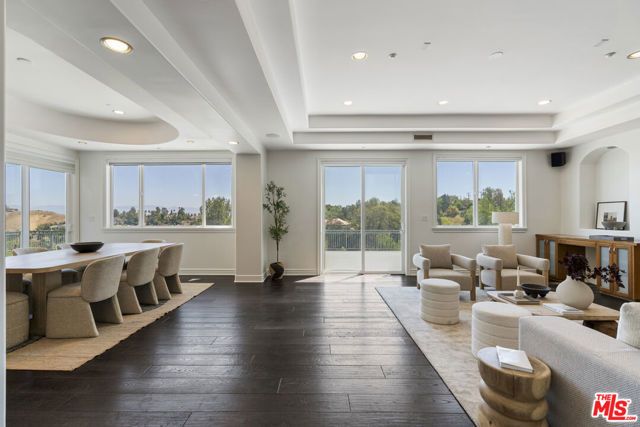 4726 San Sebastian Drive, Woodland Hills (los Angeles), CA 91364