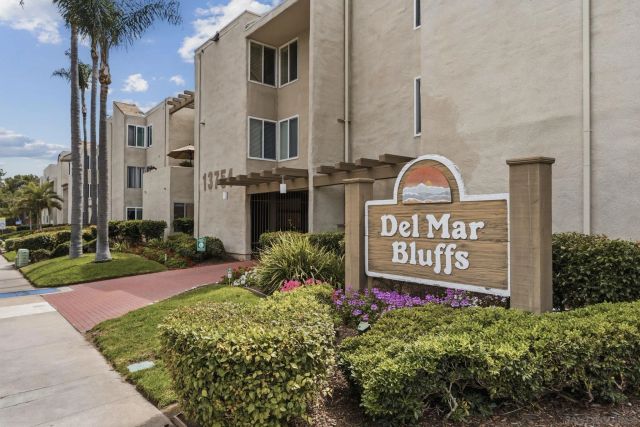 13754 Mango Dr 103, Del Mar, CA 92014