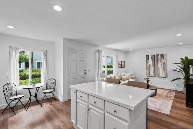 13754 Mango Dr 103, Del Mar, CA 92014