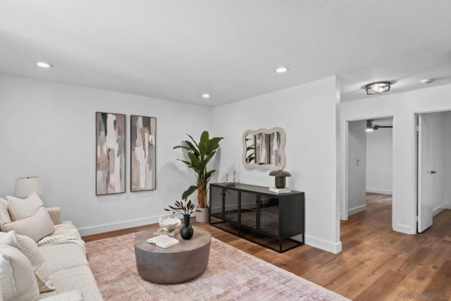 13754 Mango Dr 103, Del Mar, CA 92014