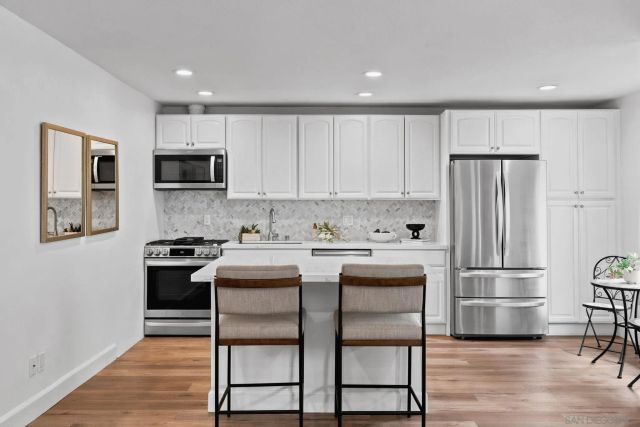 13754 Mango Dr 103, Del Mar, CA 92014