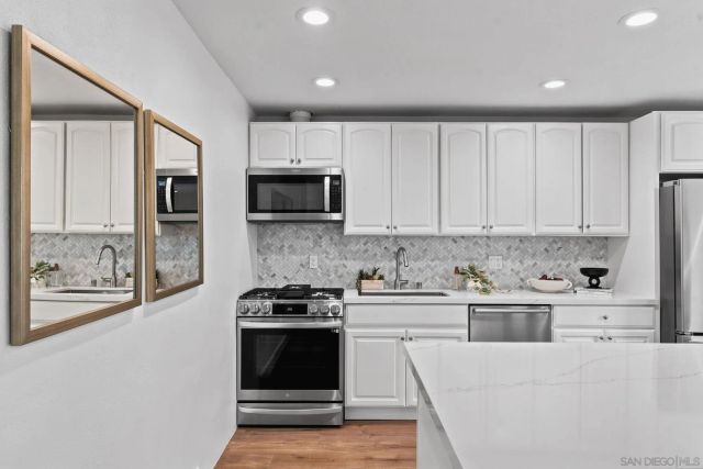 13754 Mango Dr 103, Del Mar, CA 92014