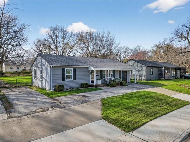 7106 Nall Avenue, Prairie Village, KS 66208