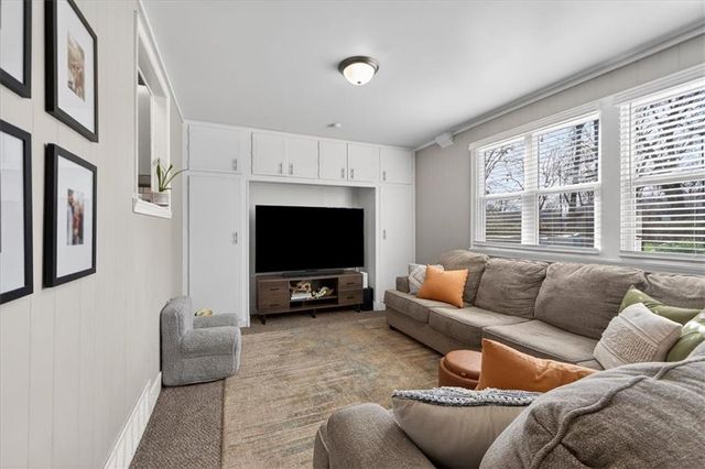 7106 Nall Avenue, Prairie Village, KS 66208