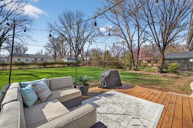 7106 Nall Avenue, Prairie Village, KS 66208