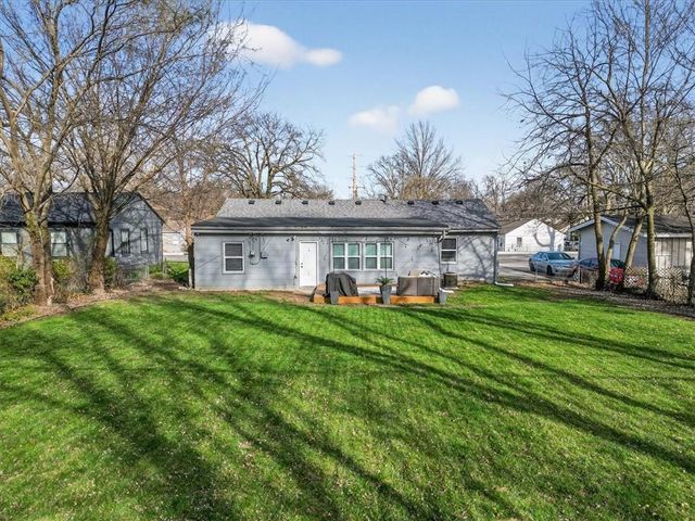 7106 Nall Avenue, Prairie Village, KS 66208