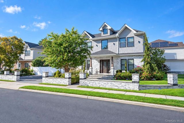 552 Dover Road, Oceanside, NY 11572