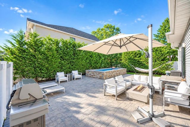 552 Dover Road, Oceanside, NY 11572