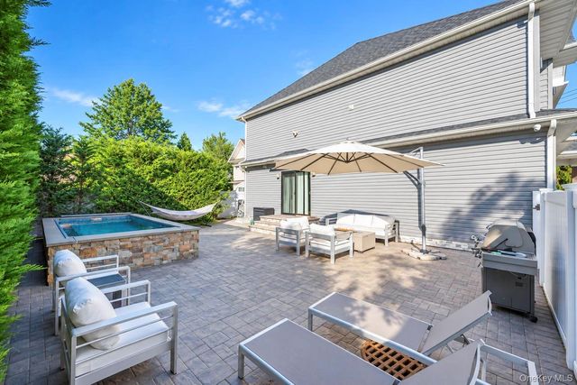 552 Dover Road, Oceanside, NY 11572