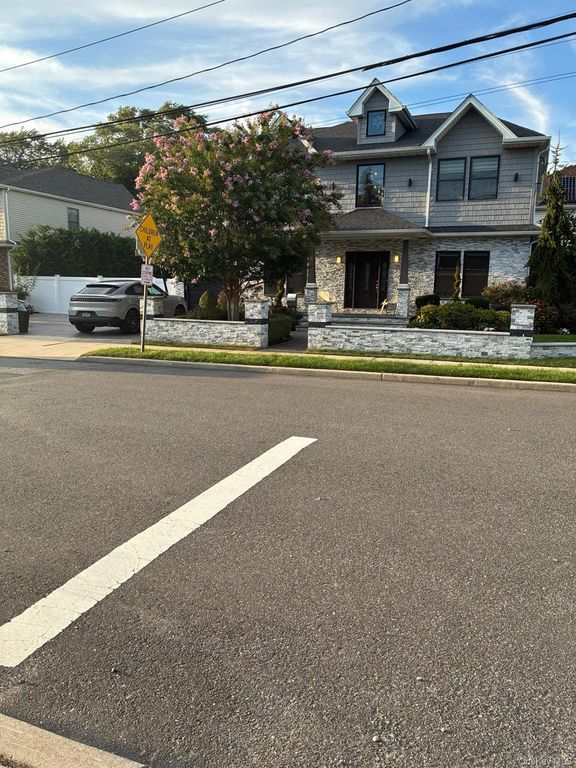 552 Dover Road, Oceanside, NY 11572 — photo 2