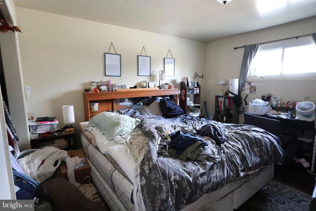 8 N HOLLANDER RD, Gordonville, PA 17529