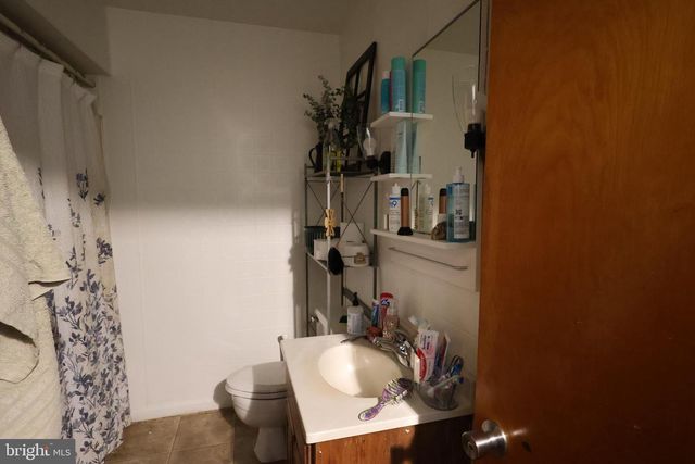 8 N HOLLANDER RD, Gordonville, PA 17529