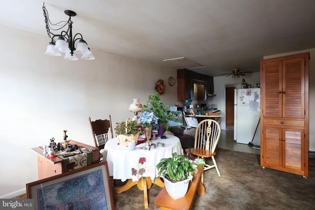 8 N HOLLANDER RD, Gordonville, PA 17529