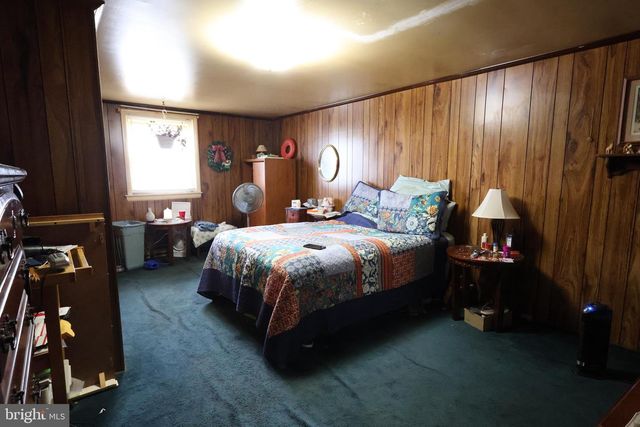 8 N HOLLANDER RD, Gordonville, PA 17529