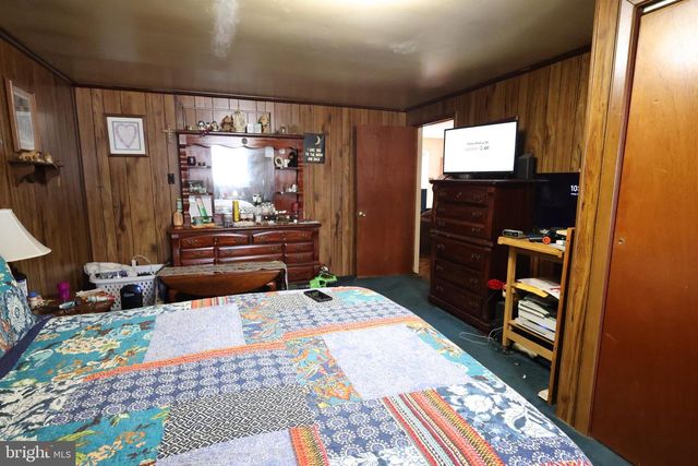 8 N HOLLANDER RD, Gordonville, PA 17529