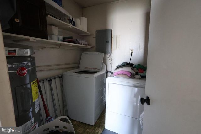 8 N HOLLANDER RD, Gordonville, PA 17529