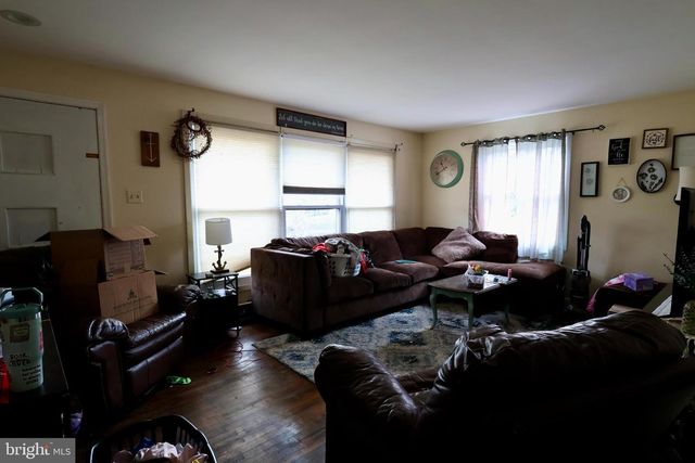 8 N HOLLANDER RD, Gordonville, PA 17529