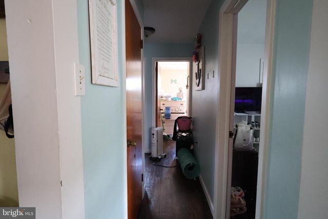 8 N HOLLANDER RD, Gordonville, PA 17529