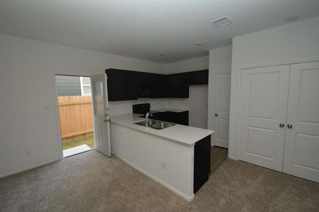 1106 Minnow LN, Bastrop, TX 78602