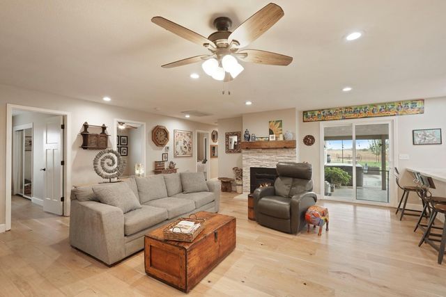 25988 N Sowles Rd, Acampo, CA 95220