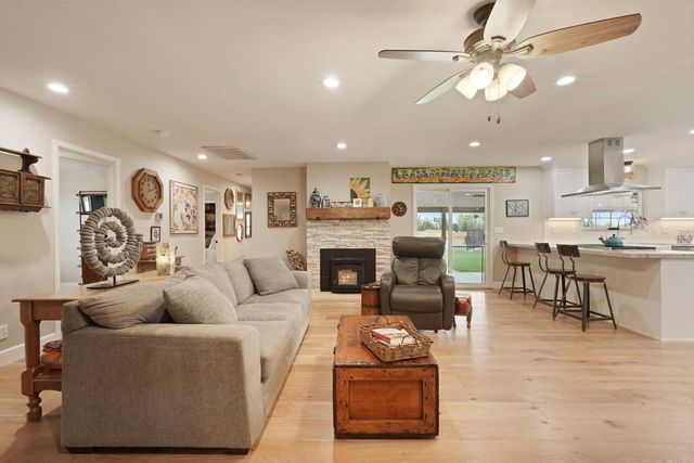 25988 N Sowles Rd, Acampo, CA 95220