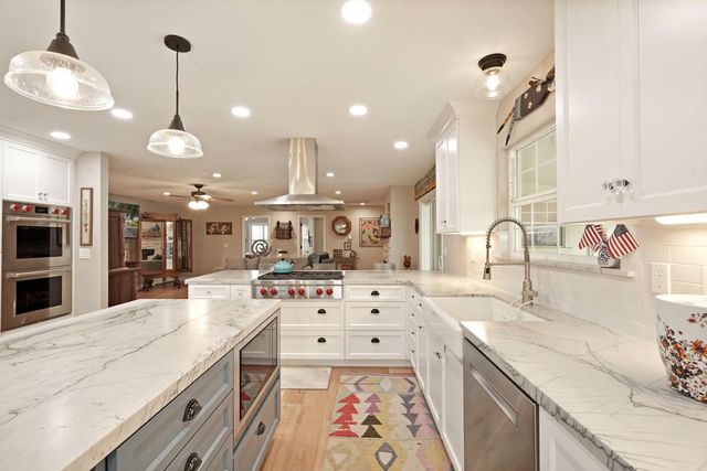 25988 N Sowles Rd, Acampo, CA 95220