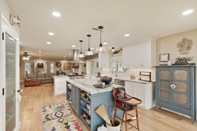 25988 N Sowles Rd, Acampo, CA 95220